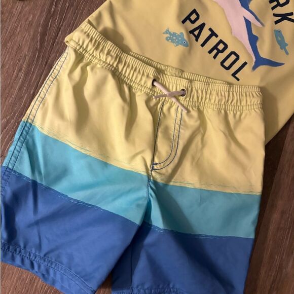 Boys Carters Swim Set / Swim Trunks Shark Themed Sz 4T - Picture 2 of 4